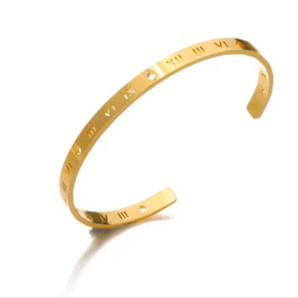 💛💛NEW💛💛 PRETTY!! 14kt Gold Plated Roman Numeral Cuff Bracelet